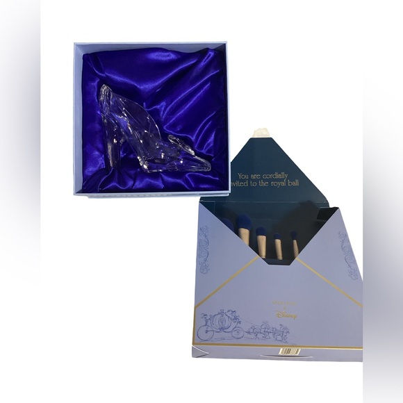 Disney Other - SPECTRUM Disney Cinderella Glass Slipper Makeup Brush Holder with 7pc Brush Set
